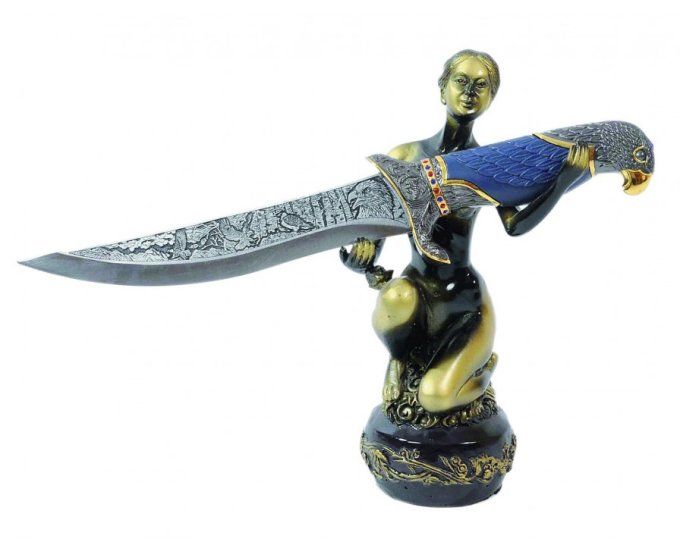 Couteau fantaisie à tête d’aigle sur support femme